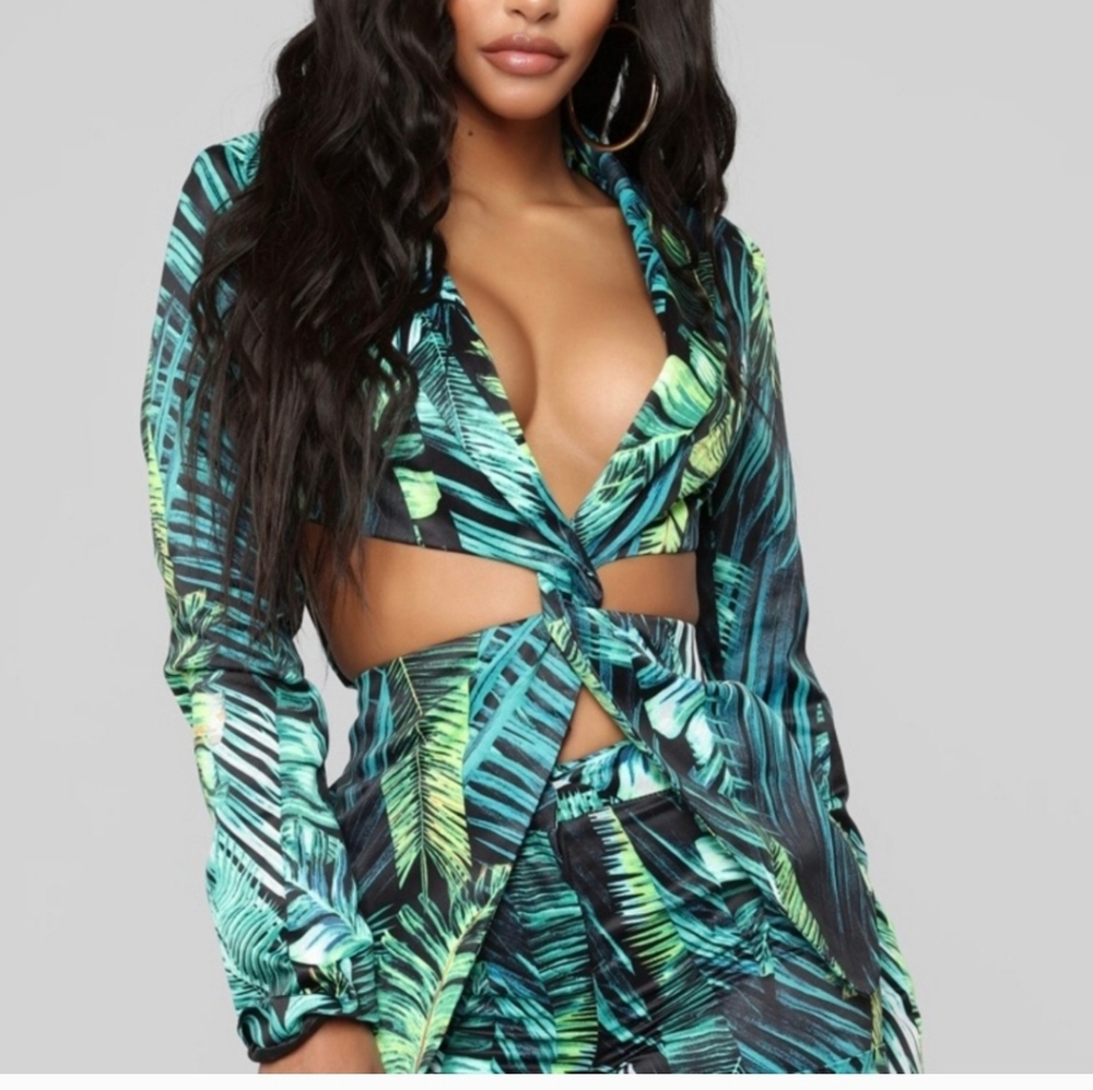 Fashion Nova Party in my Cabana Tropical blazer and short set R14